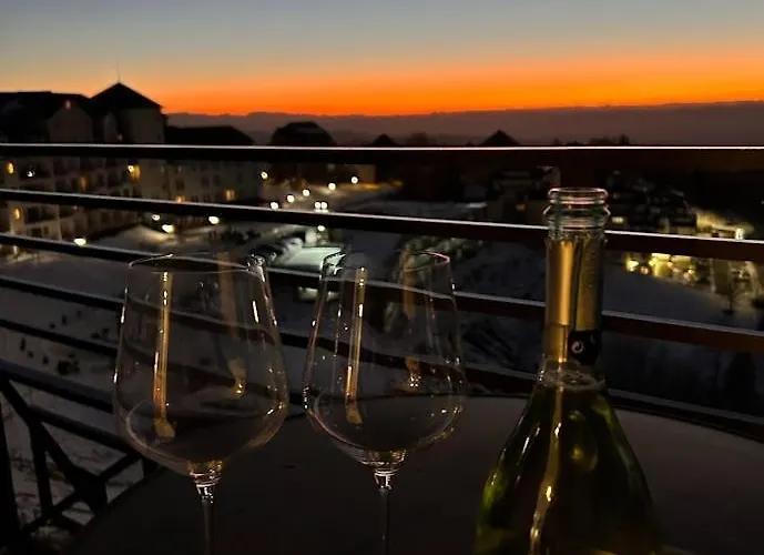 Milmari & - N Lux 108 Апартаменты *